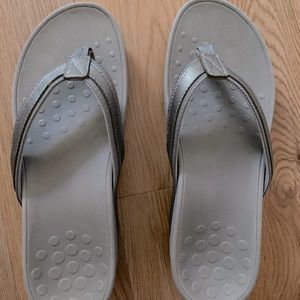 VIONIC Grey Vionic sandals women’s 9